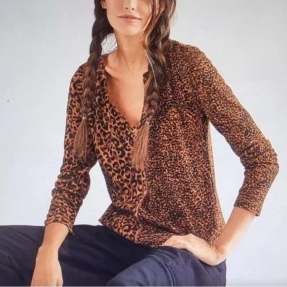 Pilcro Tops - Pilcro Thermal Top Sz S Leopard Print Raw Seam Pullover LS Split Neck EUC
